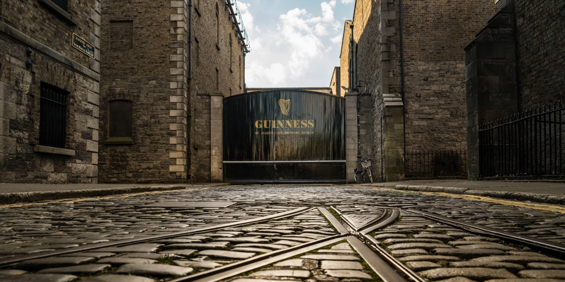 ˵: http://www.frg.ie/wp-content/uploads/guinness-storehouse.jpg