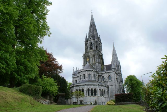 ˵: http://cork.anglican.org/wp-content/uploads/2013/06/0001_St-Fin-Barres-East1.jpg